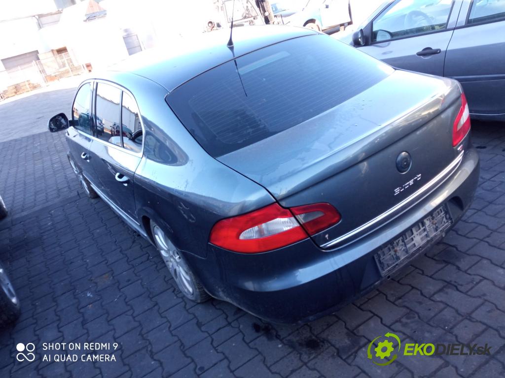 Skoda Superb II 2008-2015 2.0 TDI 170 hp automatic 125 kW 1968 cm3 5- nárazník zadní  (Klika dveří ostatní)