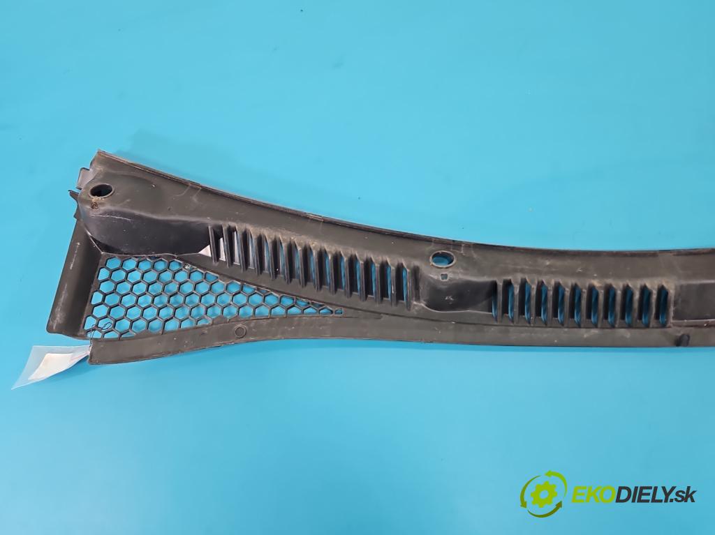 Citroen C3 II 2009-2016 1.2 Pure Tech 82 hp manual 60 kW 1199 cm3 5- torpédo 9684150580 (Plast pod čelním sklem)