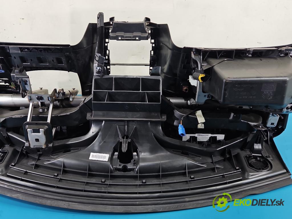 Citroen C3 II 2009-2016 1.2 Pure Tech 82 hp manual 60 kW 1199 cm3 5- kokpit,přistrojova deska