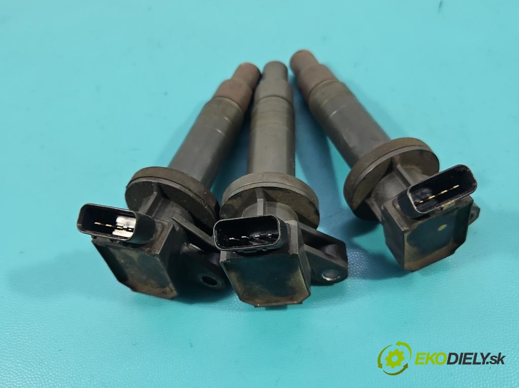 Toyota Yaris II 2005-2011 1.0 vvti 69KM manual 51 kW 998 cm3 3- cievka zapaľovacia 90919-02239 (Zapaľovacia cievka)