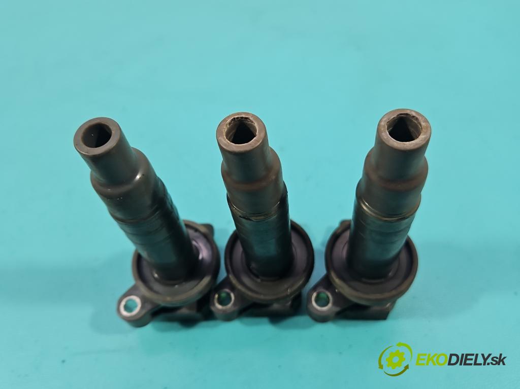 Toyota Yaris II 2005-2011 1.0 vvti 69KM manual 51 kW 998 cm3 3- cievka zapaľovacia 90919-02239 (Zapaľovacia cievka)