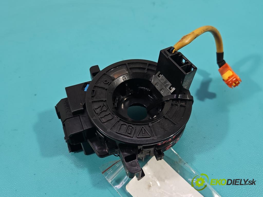 Toyota Yaris II 2005-2011 1.0 vvti 69KM manual 51 kW 998 cm3 3- Páska: airbag XSPY580136 (Airbag)