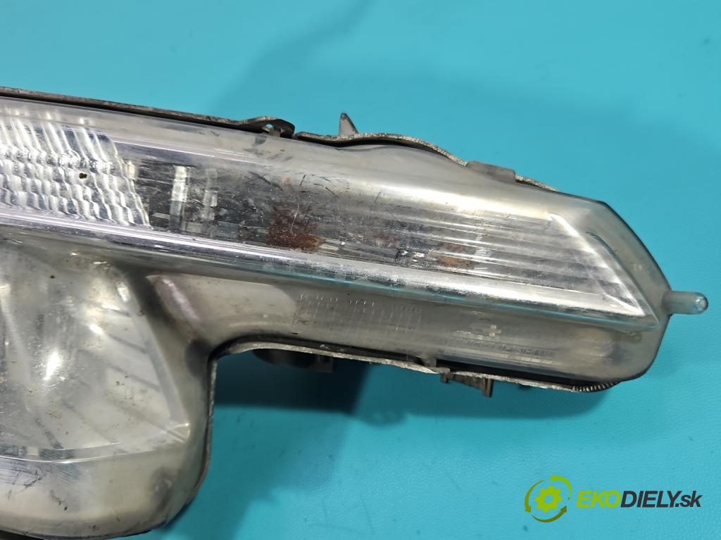 Peugeot 508 I 2010-2018 2.0 HDI 163 HP manual 120 kW 1997 cm3 5- Halogen pravý 9670476180 (Kľučka dverí ostatné)