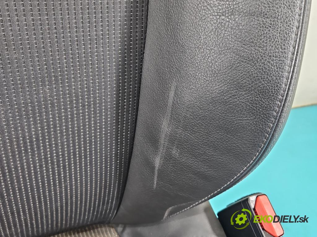 Peugeot 508 I 2010-2018 2.0 HDI 163 HP manual 120 kW 1997 cm3 5- Sedačka pravý  (Sedadlo)