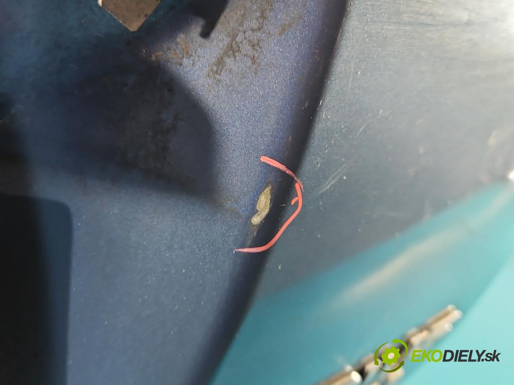 Toyota Prius II XW20 2003-2009 1.5b: 77 hp automatic 57 kW 1497 cm3 5- zadní kufrové dveře  (Zadní kapota (kufr))