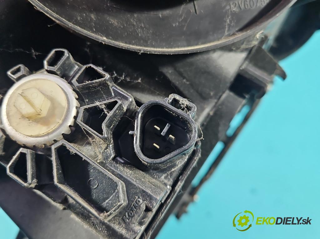 Toyota Prius II XW20 2003-2009 1.5b: 77 hp automatic 57 kW 1497 cm3 5- světlo pravý  (Pravé přední světlo)