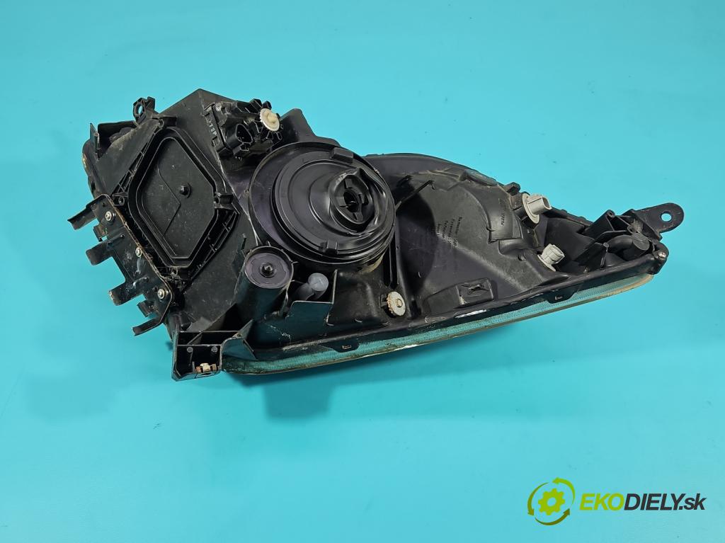 Toyota Prius II XW20 2003-2009 1.5b: 77 hp automatic 57 kW 1497 cm3 5- světlo pravý  (Pravé přední světlo)