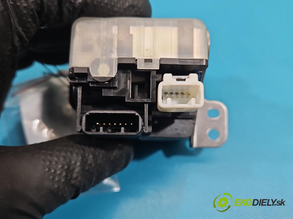 Toyota Prius II XW20 2003-2009 1.5b: 77 HP automatic 57 kW 1497 cm3 5- Spínačka 626399-000 (Spínacia skrinka)