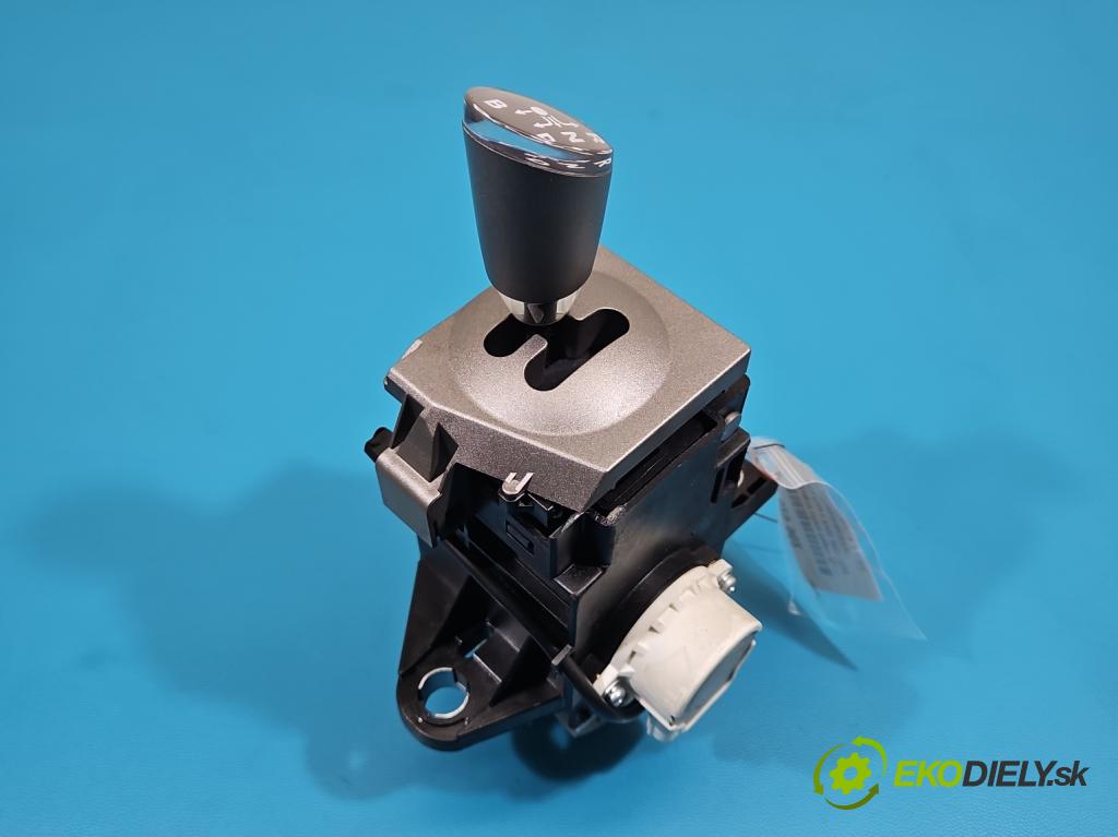 Toyota Prius II XW20 2003-2009 1.5b: 77 HP automatic 57 kW 1497 cm3 5- Páka: Změny: stupeň,rýchlosť  (Rýchlostná páka (kulisa))