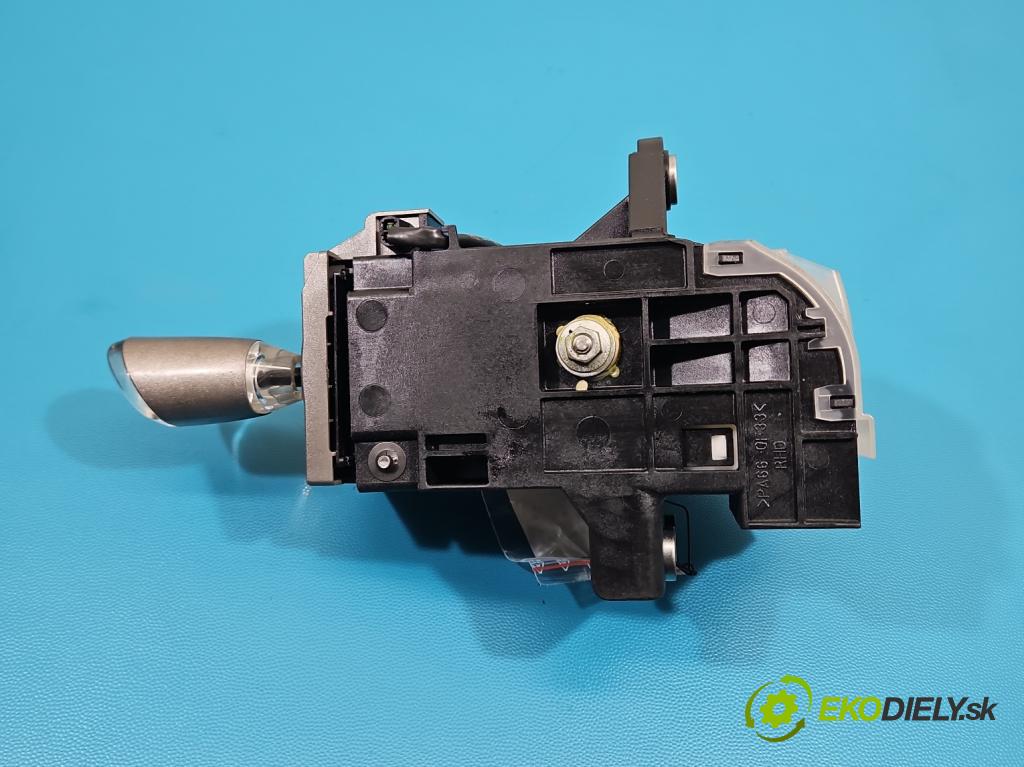 Toyota Prius II XW20 2003-2009 1.5b: 77 HP automatic 57 kW 1497 cm3 5- Páka: Změny: stupeň,rýchlosť  (Rýchlostná páka (kulisa))