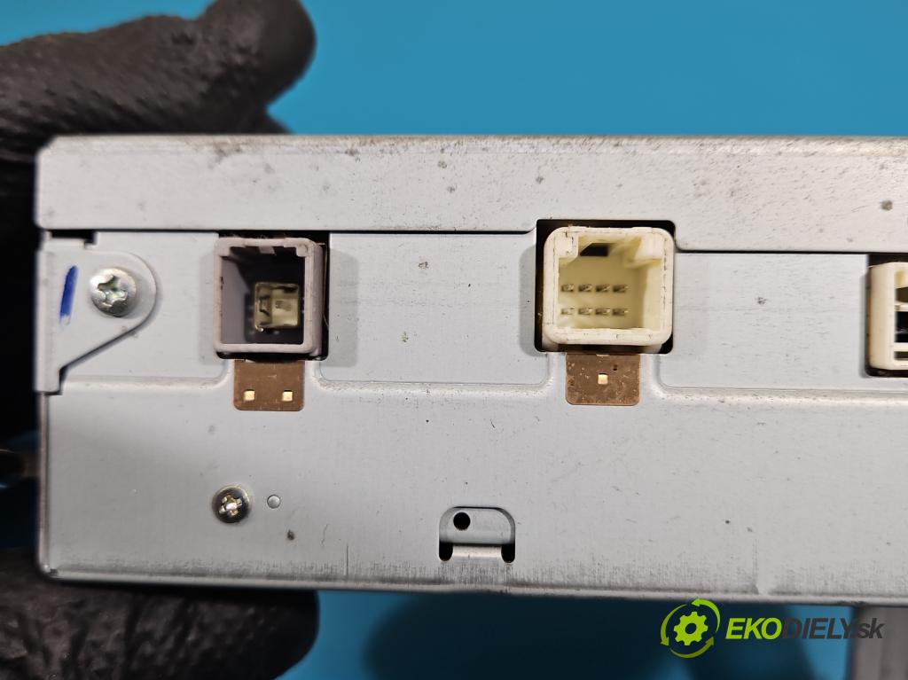 Toyota Prius II XW20 2003-2009 1.5b: 77 hp automatic 57 kW 1497 cm3 5- Měnič: cd 86841-47050 (CD měnič)