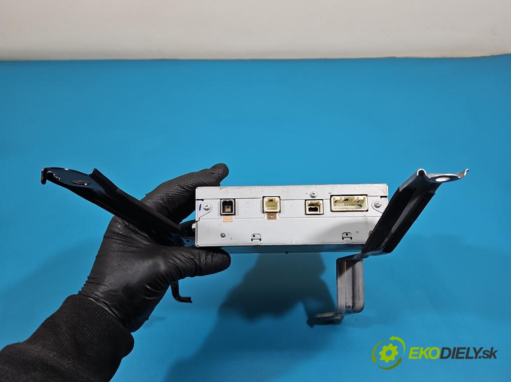 Toyota Prius II XW20 2003-2009 1.5b: 77 hp automatic 57 kW 1497 cm3 5- Měnič: cd 86841-47050 (CD měnič)