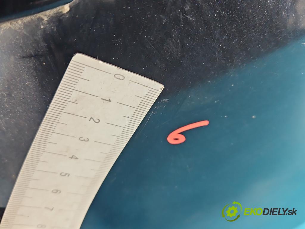 Volvo V50 2.0d 136 HP manual 100 kW 1997 cm3 5- zadna kufor  (Kapota zadná (kufor))