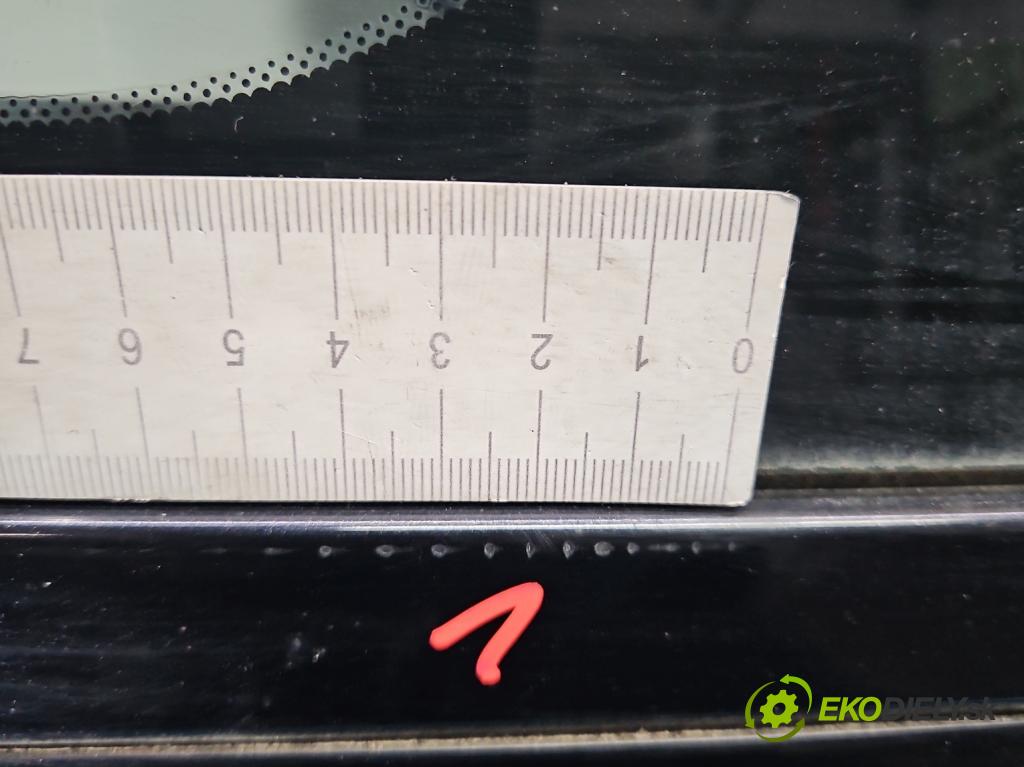 Volvo V50 2.0d 136 HP manual 100 kW 1997 cm3 5- zadna kufor  (Kapota zadná (kufor))