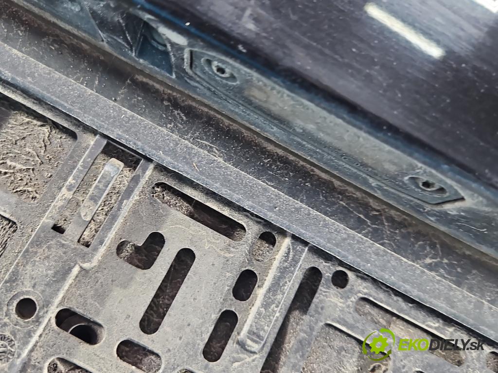 Volvo V50 2.0d 136 HP manual 100 kW 1997 cm3 5- zadna kufor  (Kapota zadná (kufor))