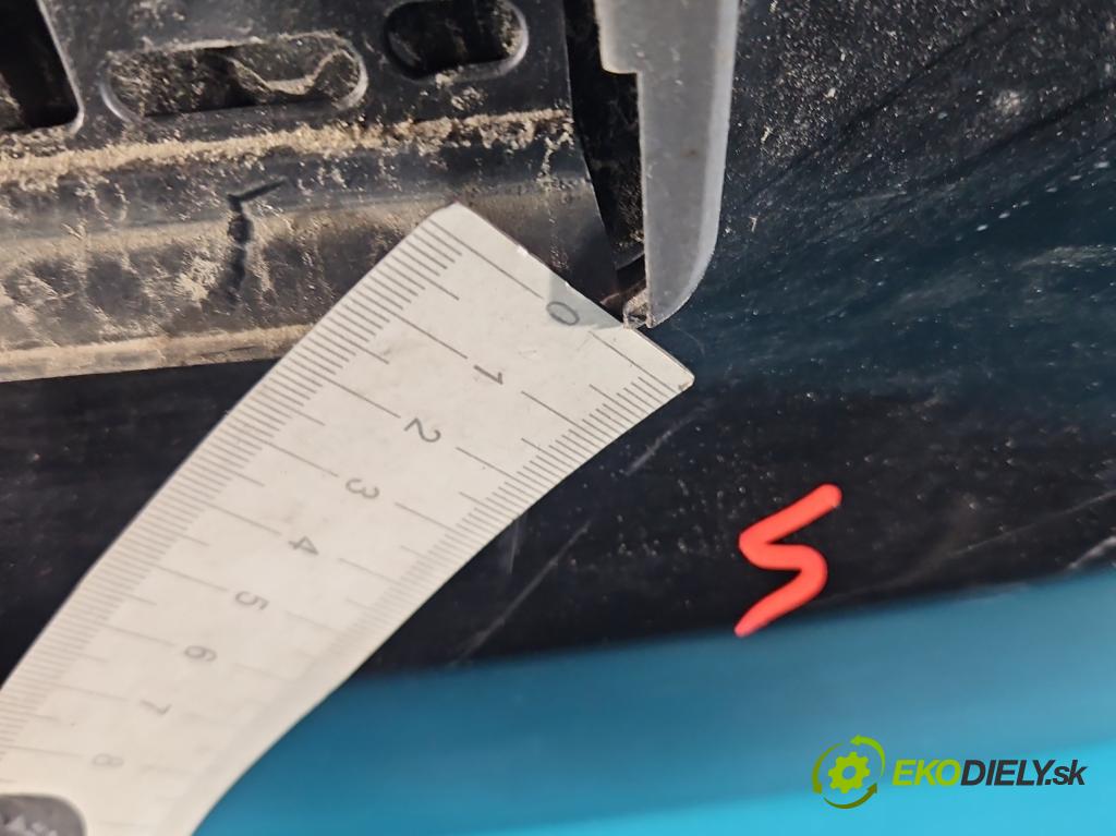 Volvo V50 2.0d 136 HP manual 100 kW 1997 cm3 5- zadna kufor  (Kapota zadná (kufor))