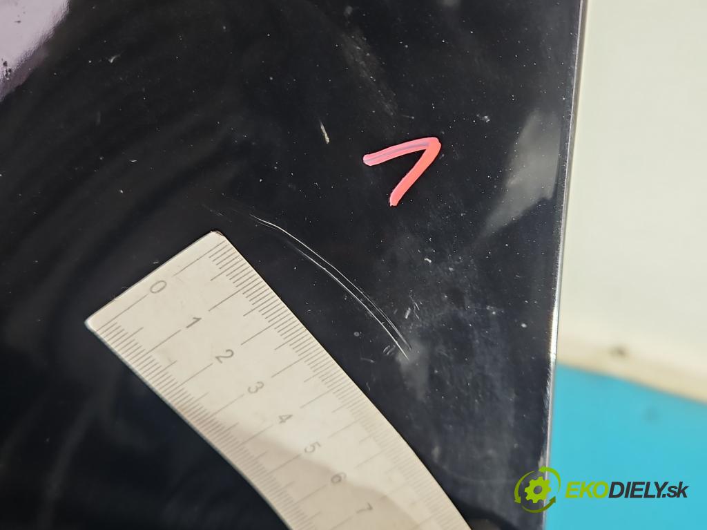 Volvo V50 2.0d 136 HP manual 100 kW 1997 cm3 5- blatník predné ľavý  (Blatník predný ľavý)