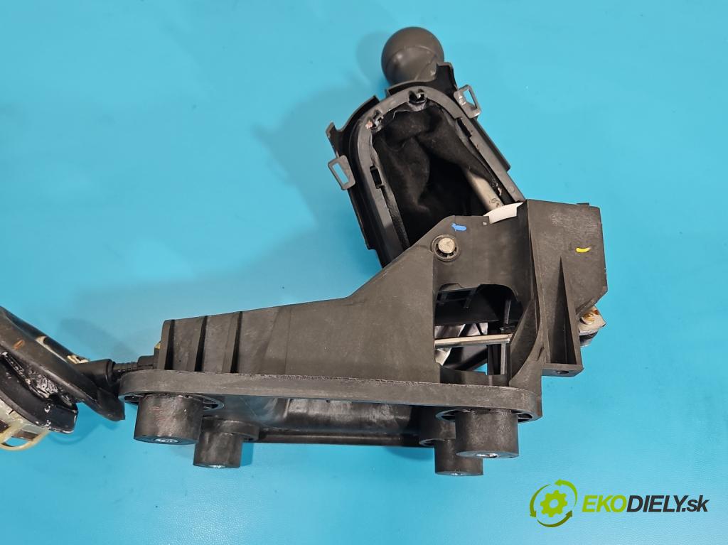 Citroen C3 II 2009-2016 1.2 Pure Tech: 82 HP manual 60 kW 1199 cm3 5- Páka: Změny: stupeň,rýchlosť 9683711580 (Rýchlostná páka (kulisa))