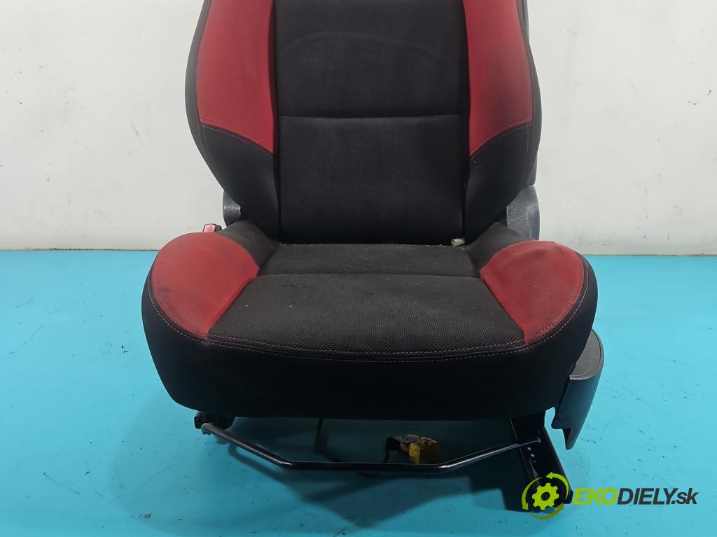 Peugeot 207 1.6 hdi 90 hp manual 66 kW 1599 cm3 5- Sedadlo levý  (Sedadlo)