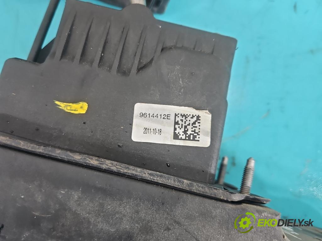 Peugeot 508 I 2010-2018 2.0 HDI 163 HP manual 120 kW 1997 cm3 5- Páka: Změny: stupeň,rýchlosť 9614412E (Rýchlostná páka (kulisa))