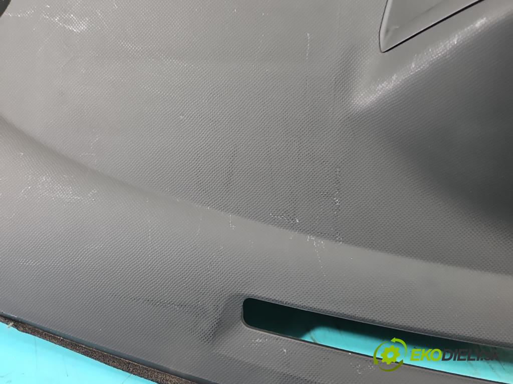 Toyota Yaris II 2005-2011 1.0 vvti 69KM manual 51 kW 998 cm3 3- kokpit,pristrojová doska rozdeľovacia
