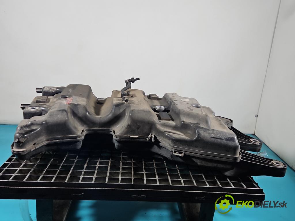 Mercedes Vito W447 2014- 1.75 cdi 102 HP manual 75 kW 1750 cm3 5- Nádrž: AdBlue: A4474707700