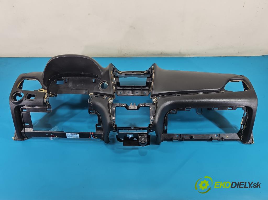 Fiat Freemont 2.0 JTD 170 hp automatic 125 kW 1956 cm3 5- kokpit,přistrojova deska