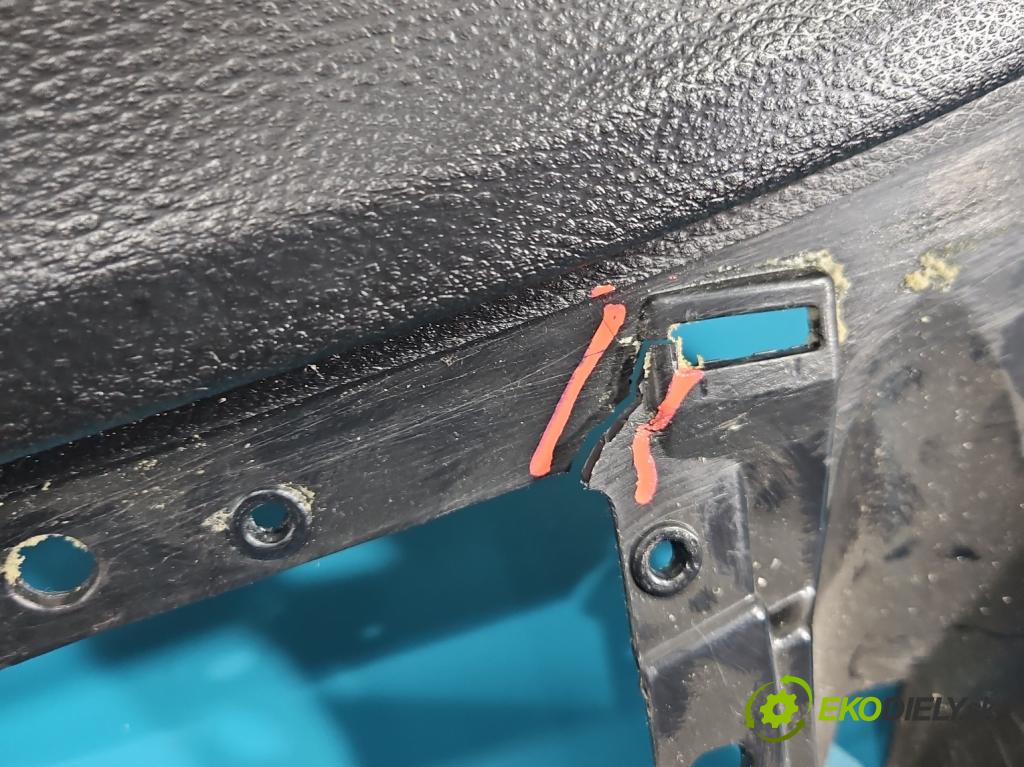 Fiat Freemont 2.0 JTD 170 hp automatic 125 kW 1956 cm3 5- kokpit,přistrojova deska