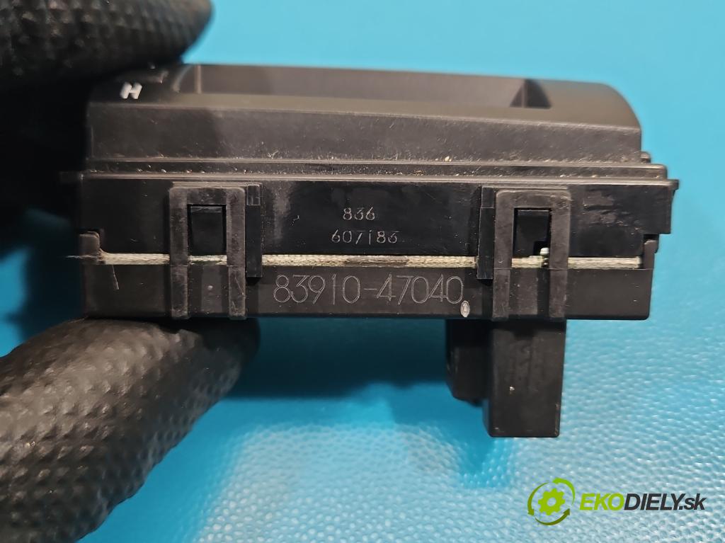 Toyota Prius II XW20 2003-2009 1.5b: 77 HP automatic 57 kW 1497 cm3 5- Zobrazit: 83910-47040 (Prístrojová doska)