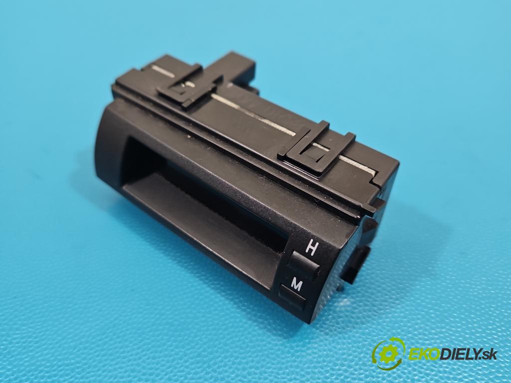 Toyota Prius II XW20 2003-2009 1.5b: 77 HP automatic 57 kW 1497 cm3 5- Zobrazit: 83910-47040 (Prístrojová doska)