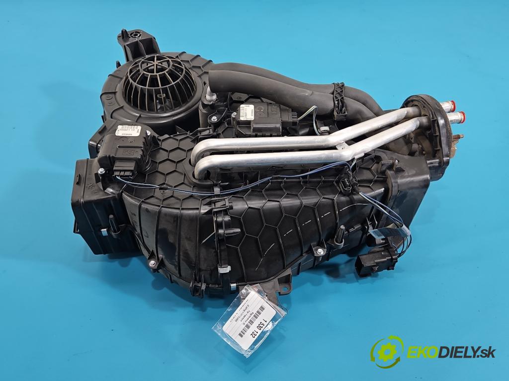 Fiat Freemont 2.0 JTD 170 hp automatic 125 kW 1956 cm3 5- radiátor 68105538AA (Radiátor topení)