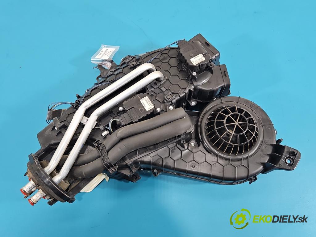 Fiat Freemont 2.0 JTD 170 hp automatic 125 kW 1956 cm3 5- radiátor 68105538AA (Radiátor topení)