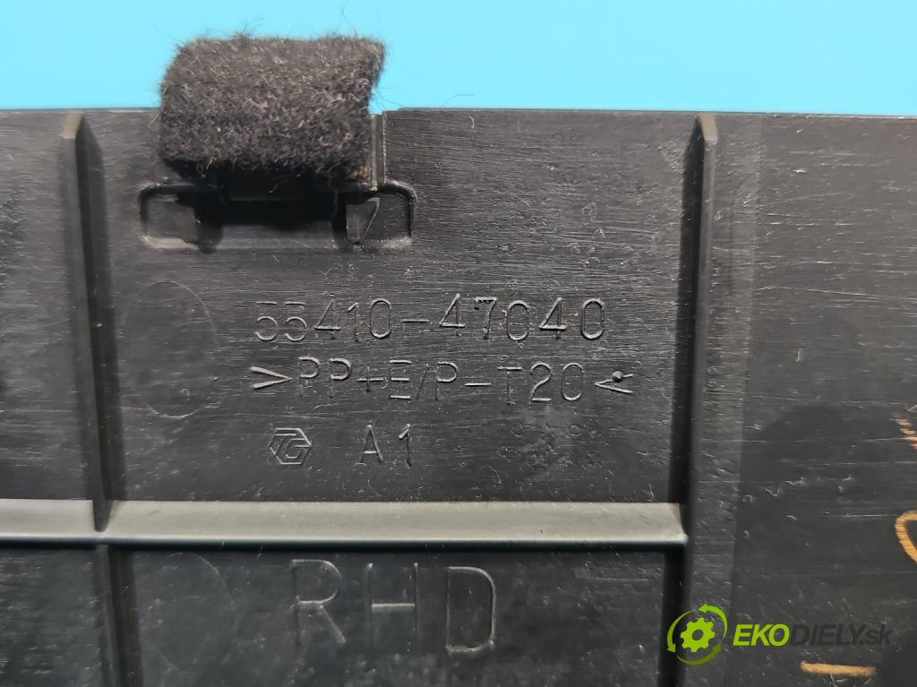 Toyota Prius II XW20 2003-2009 1.5b: 77 HP automatic 57 kW 1497 cm3 5- Zobrazit: 55410-47040 (Prístrojová doska)