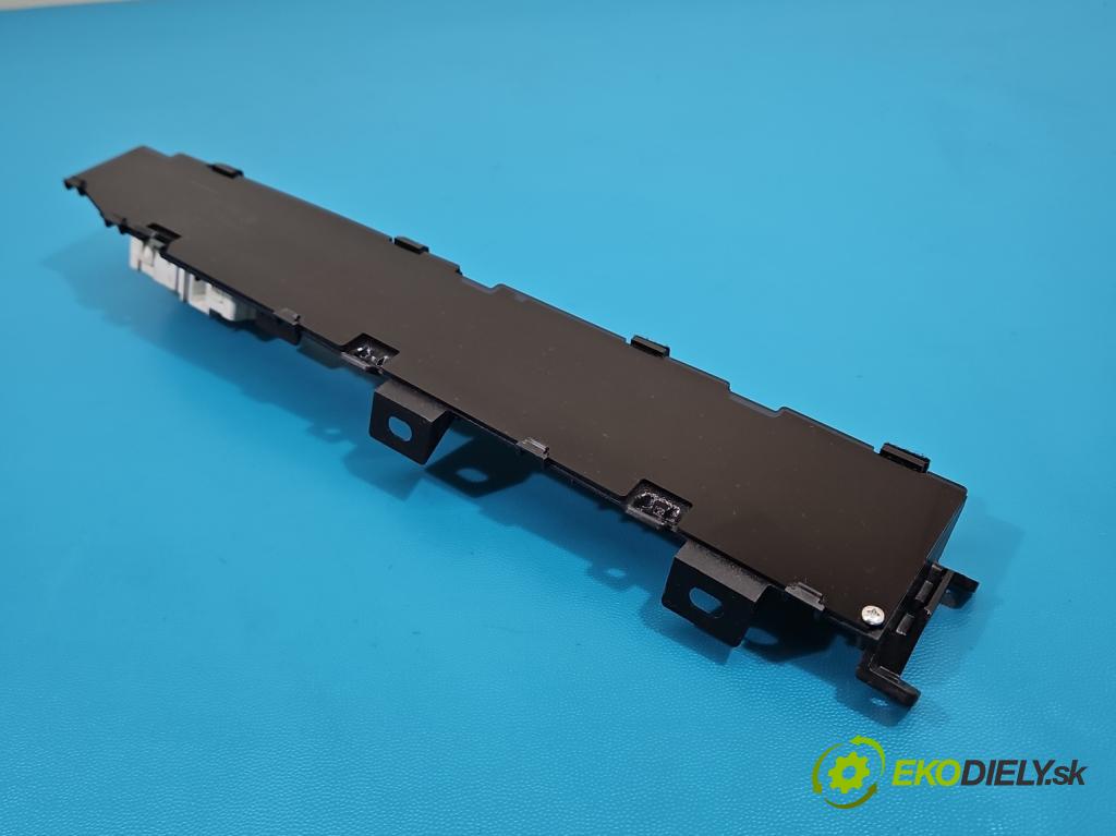 Toyota Prius II XW20 2003-2009 1.5b: 77 HP automatic 57 kW 1497 cm3 5- Zobrazit: 55410-47040 (Prístrojová doska)