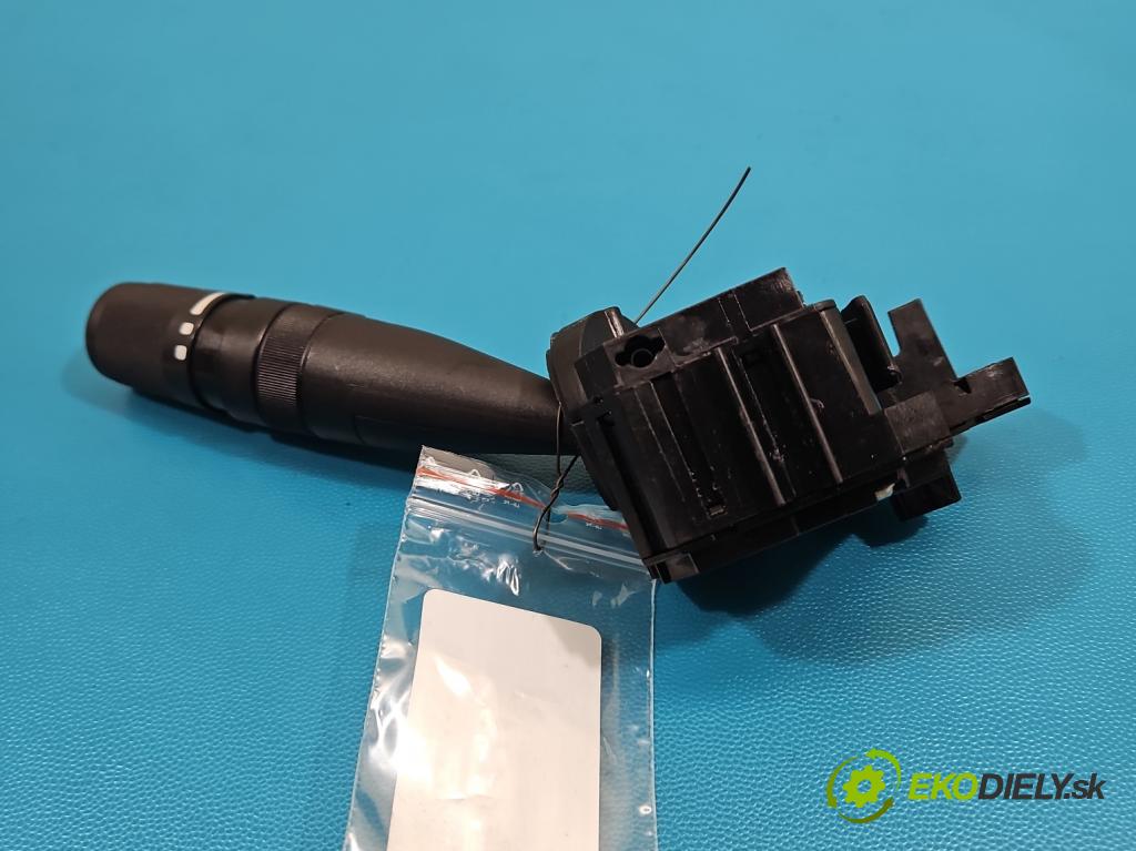 Fiat Freemont 2.0 JTD 170 HP automatic 125 kW 1956 cm3 5- prepínač smeroviek 56046118AD (Prepínacie páčky pod volantom)