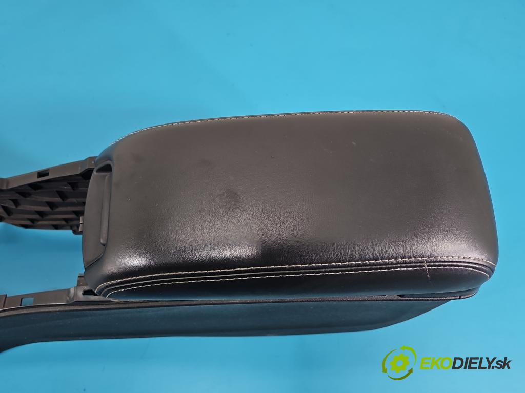 Fiat Freemont 2.0 JTD 170 HP automatic 125 kW 1956 cm3 5- operadlo 5AEAAH409 (Lakťová opierka)