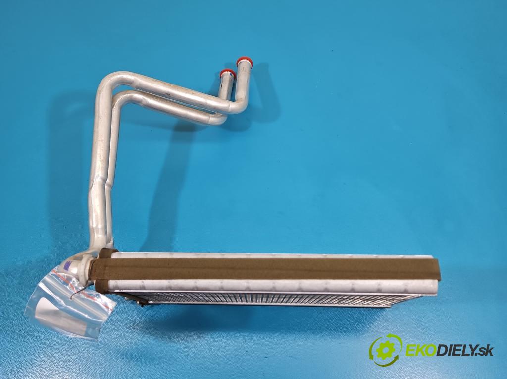 Fiat Freemont 2.0 JTD 170 hp automatic 125 kW 1956 cm3 5- radiátor  (Radiátor topení)