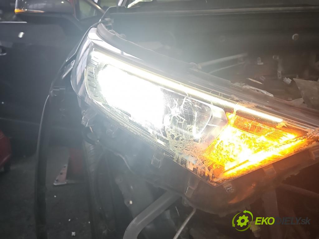 Toyota Rav4 V 2018- 2.5 hybrid 178KM automatic 131 kW 2487 cm3 5- světlo pravý  (Pravé přední světlo)