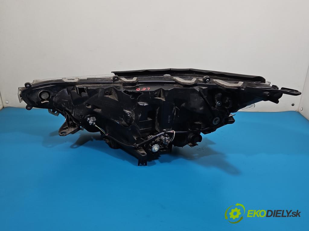 Toyota Rav4 V 2018- 2.5 hybrid 178KM automatic 131 kW 2487 cm3 5- světlo pravý  (Pravé přední světlo)