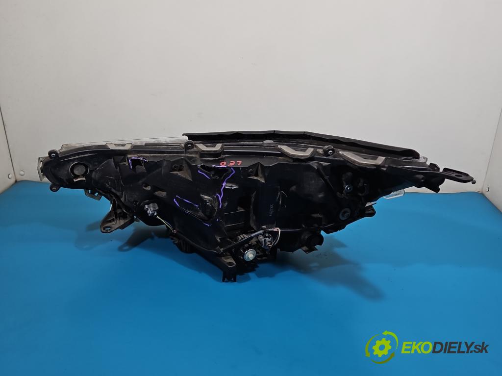 Toyota Rav4 V 2018- 2.5 hybrid 178KM automatic 131 kW 2487 cm3 5- světlo pravý  (Pravé přední světlo)