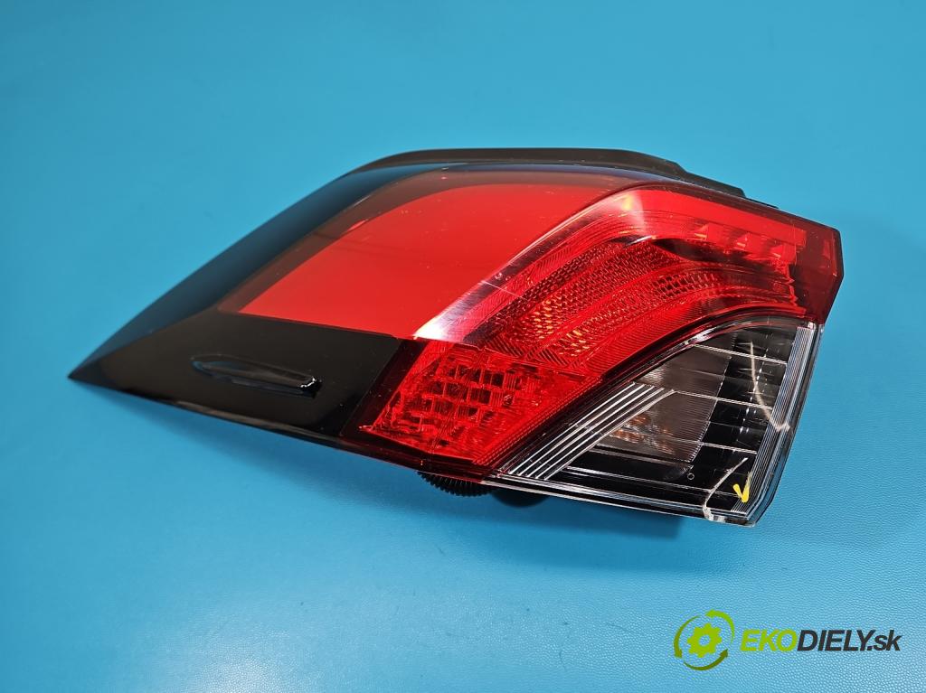 Toyota Rav4 V 2018- 2.5 hybrid 178HP: automatic 131 kW 2487 cm3 5- svetlo / reflektor zadné ľavé 81560-42230 (Kľučka dverí ostatné)