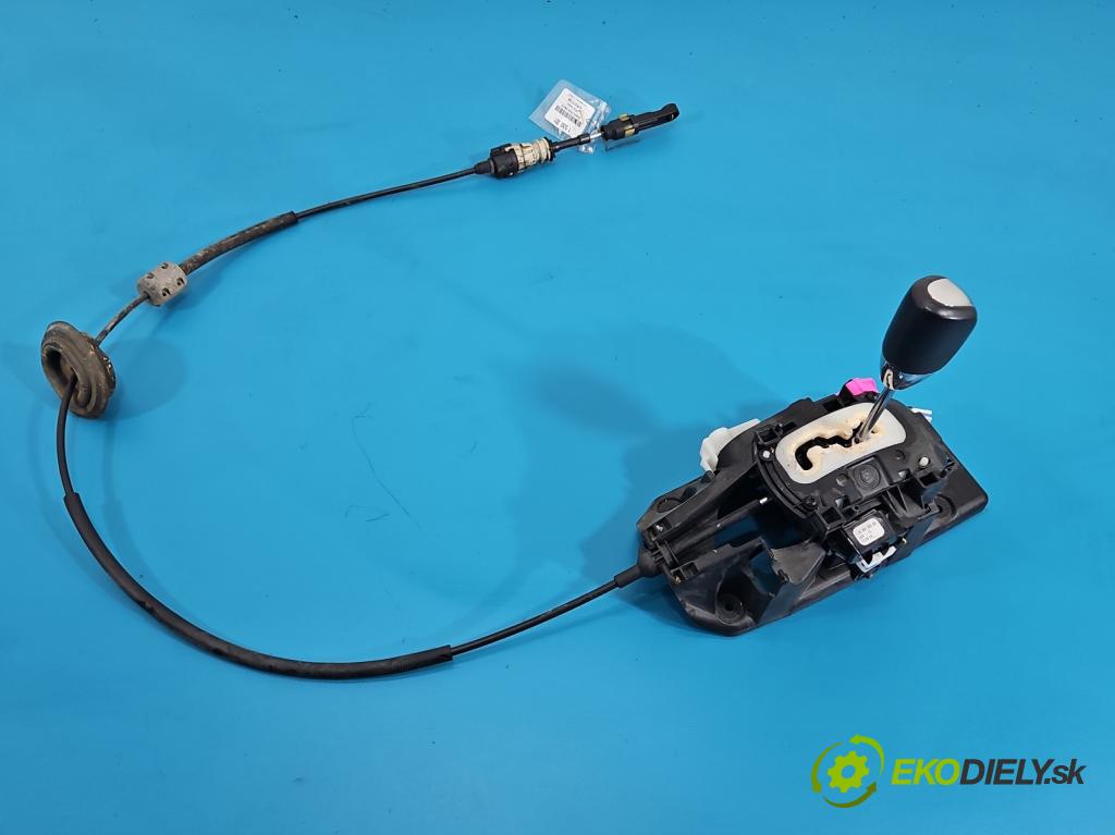 Fiat Freemont 2.0 JTD 170 HP automatic 125 kW 1956 cm3 5- Páka: Změny: stupeň,rýchlosť 04766410AE (Rýchlostná páka (kulisa))