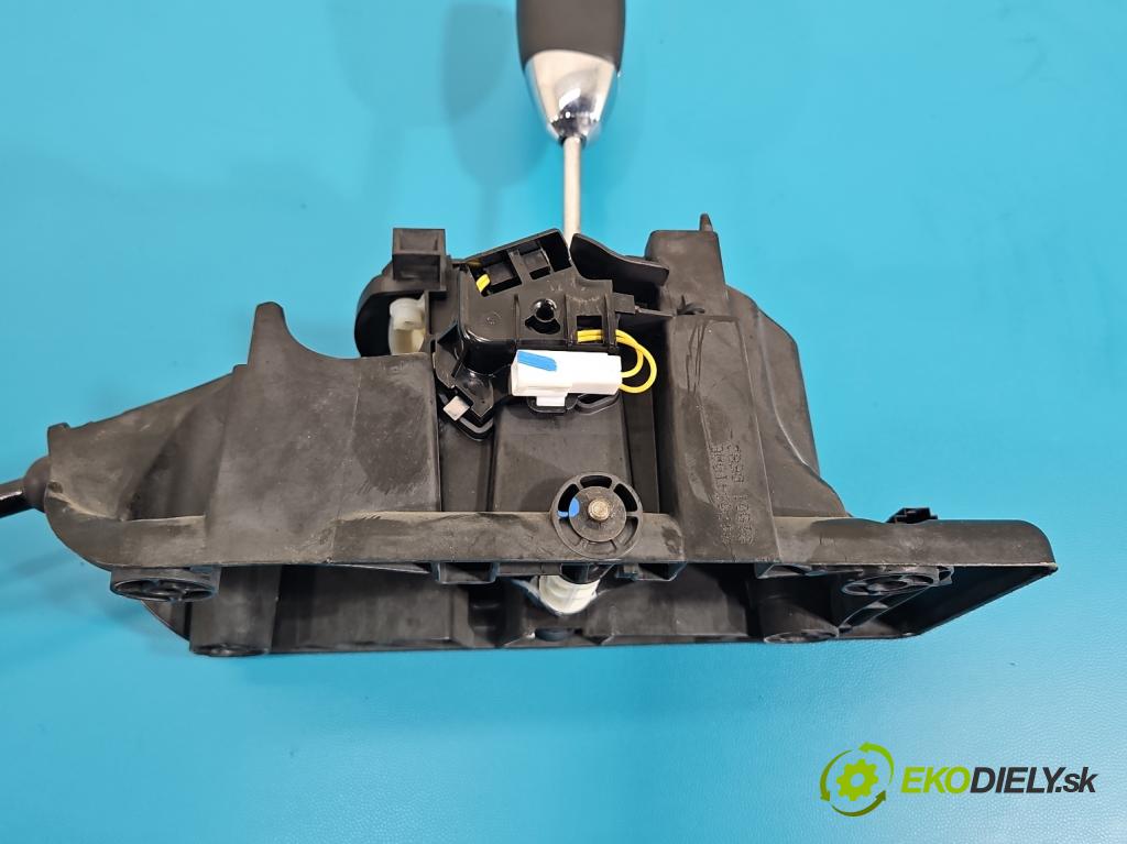 Fiat Freemont 2.0 JTD 170 HP automatic 125 kW 1956 cm3 5- Páka: Změny: stupeň,rýchlosť 04766410AE (Rýchlostná páka (kulisa))