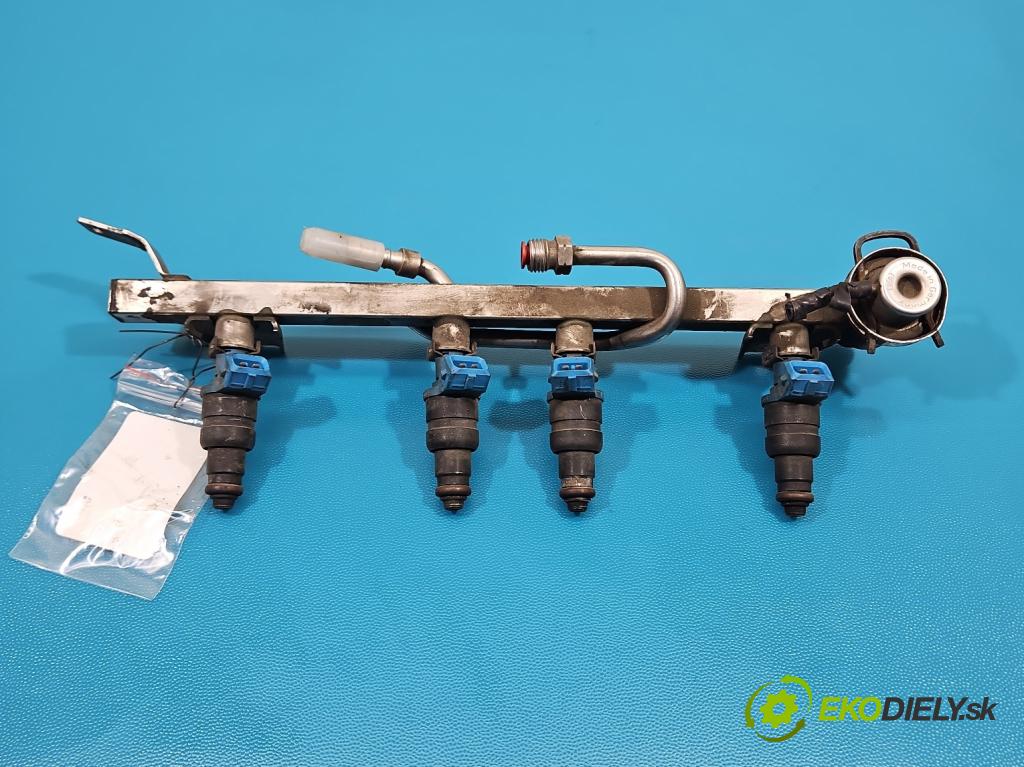 Vw Passat B5 1995-2005 1.6 8v 101 HP manual 74 kW 1595 cm3 4- vstrek 06B133551 (Vstrekovač paliva)