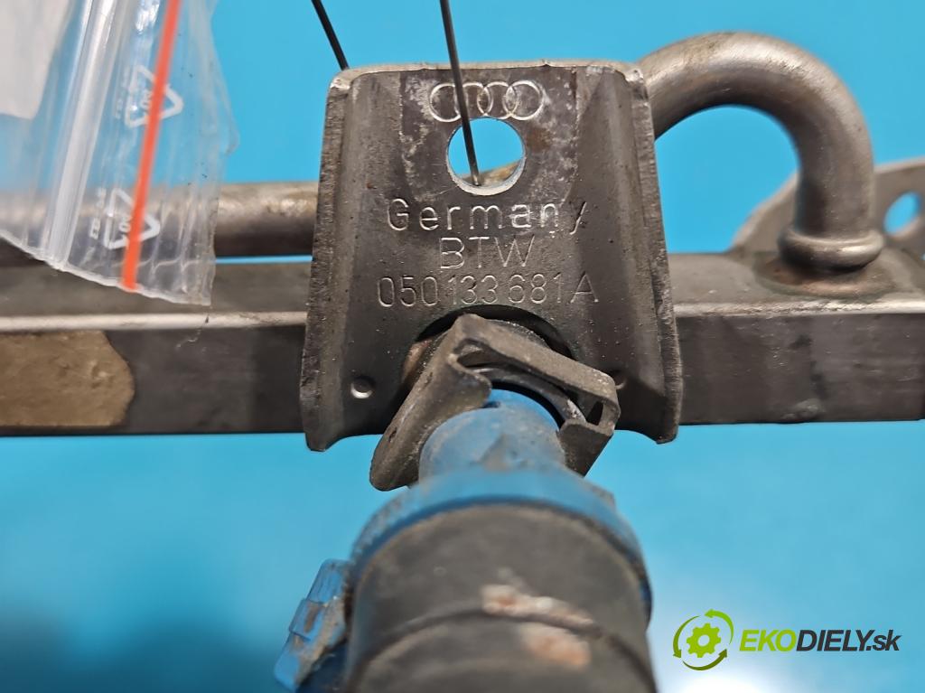 Vw Passat B5 1995-2005 1.6 8v 101 HP manual 74 kW 1595 cm3 4- vstrek 06B133551 (Vstrekovač paliva)