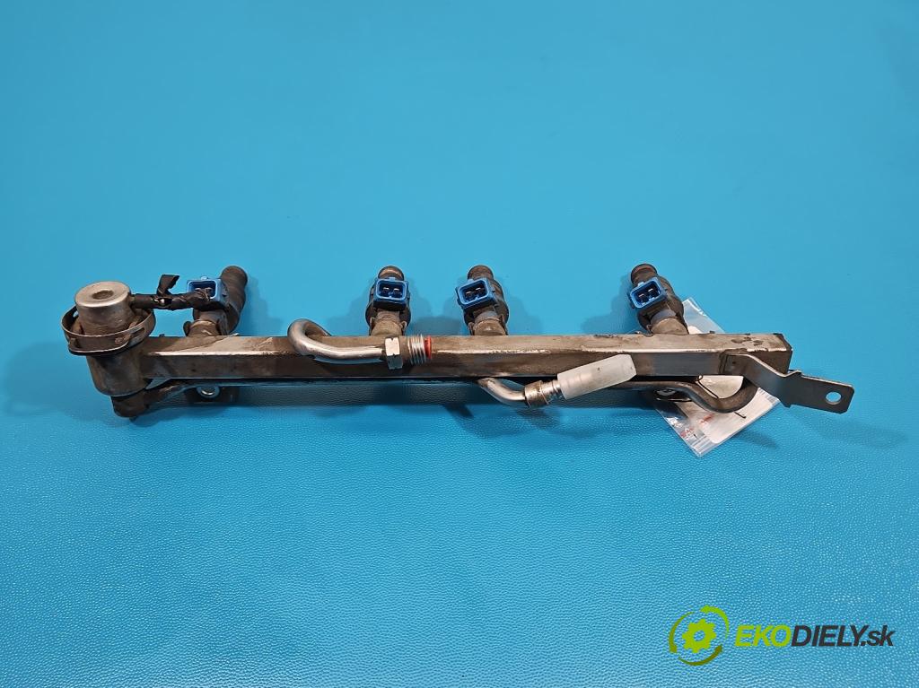 Vw Passat B5 1995-2005 1.6 8v 101 HP manual 74 kW 1595 cm3 4- vstrek 06B133551 (Vstrekovač paliva)