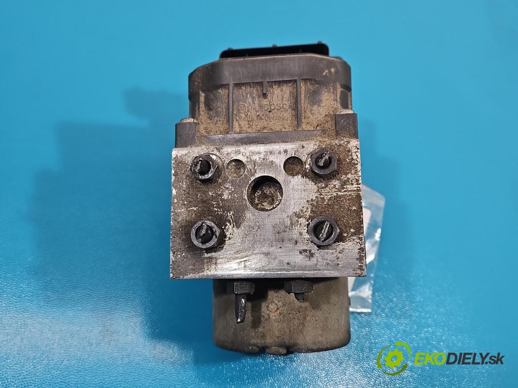 Vw Passat B5 1995-2005 1.6 8v 101 HP manual 74 kW 1595 cm3 4- čerpadlo abs 0265216411 (Pumpa ABS)