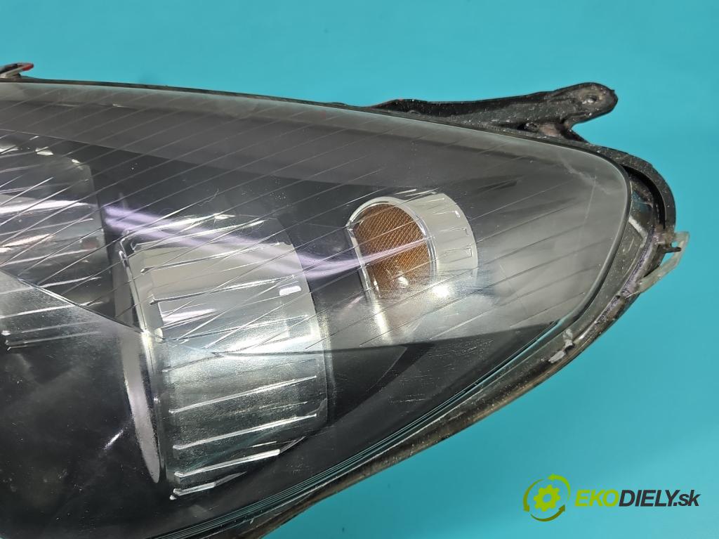 Opel Astra III 2004-2014 1.7 cdti 101 HP manual 74 kW 1686 cm3 5- Reflektor: ľavý 1EG270370-31 (Kľučka dverí ostatné)