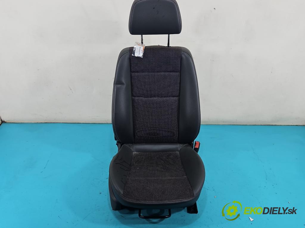 Opel Astra III 2004-2014 1.6 16V 116 HP manual 85 kW 1598 cm3 5- Sedačka pravý  (Sedadlo)