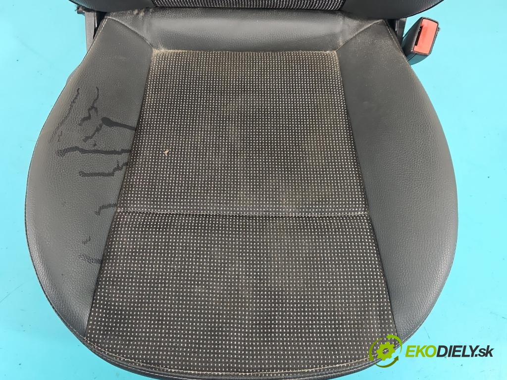 Opel Astra III 2004-2014 1.6 16V 116 HP manual 85 kW 1598 cm3 5- Sedačka pravý  (Sedadlo)